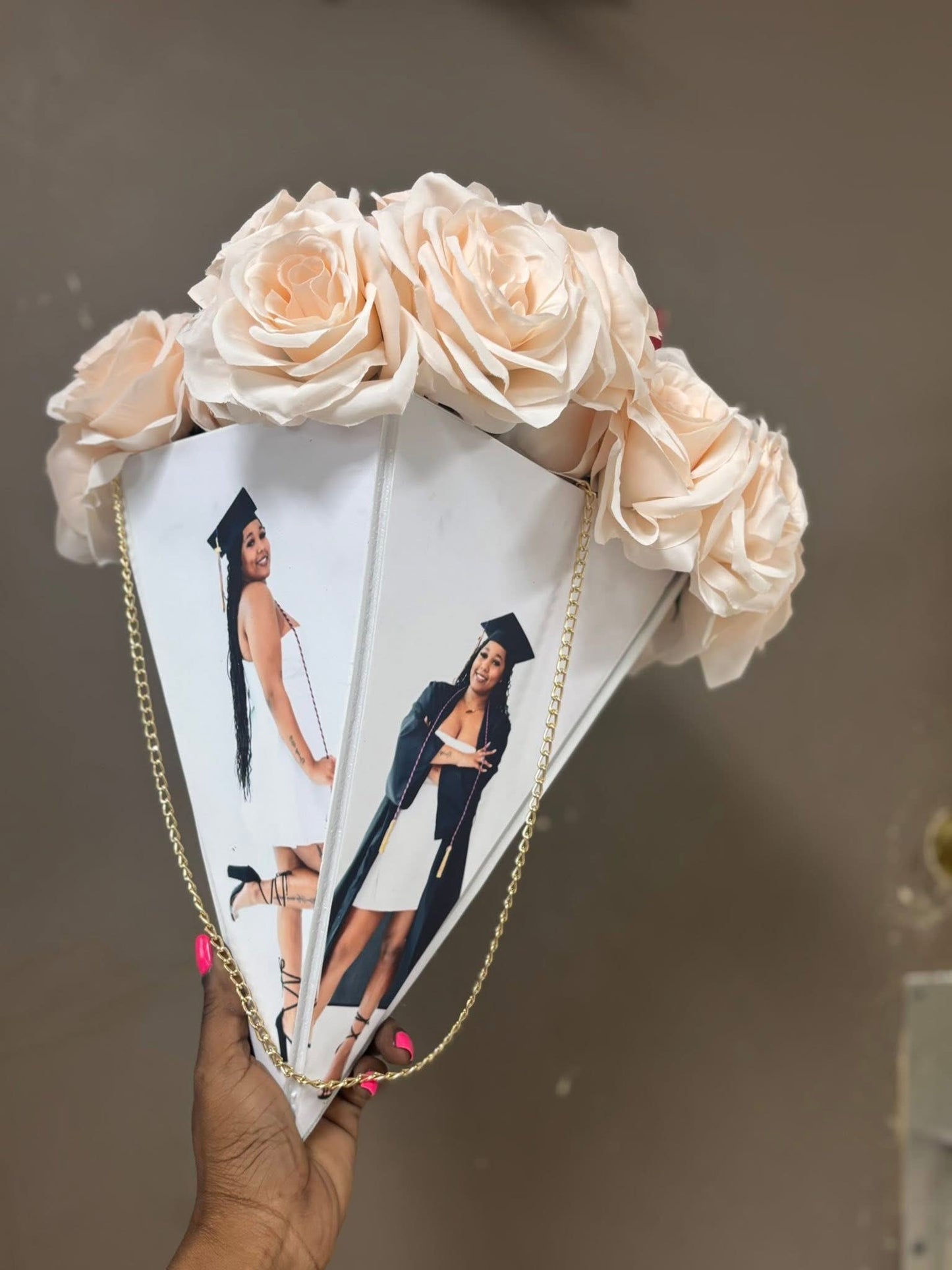 🌸 Bloom & Flex Grad Stand